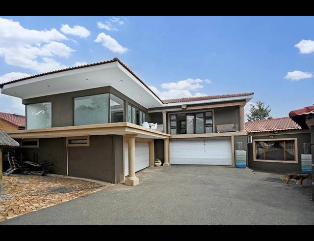 5 BEDROOM HOUSE FOR SALE IN MEREDALE